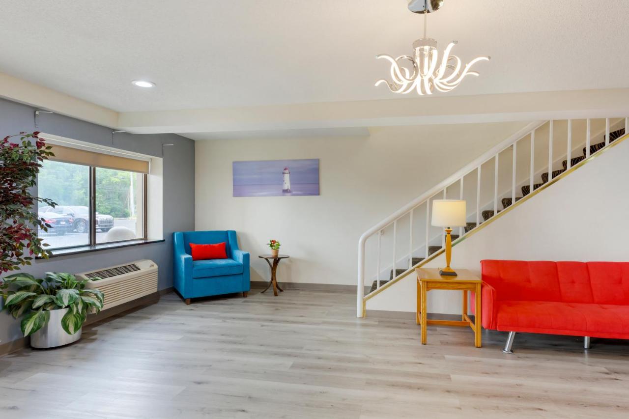 | Rodeway Inn Huron