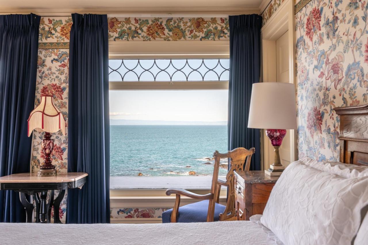  | Martine Inn