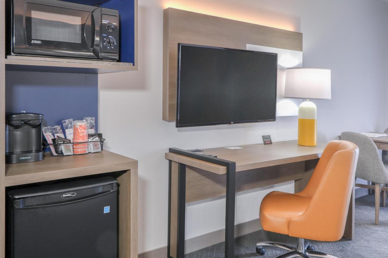 Queen Room with Two Queen Beds - Non-Smoking at Comfort Inn & Suites At Dollywood Lane