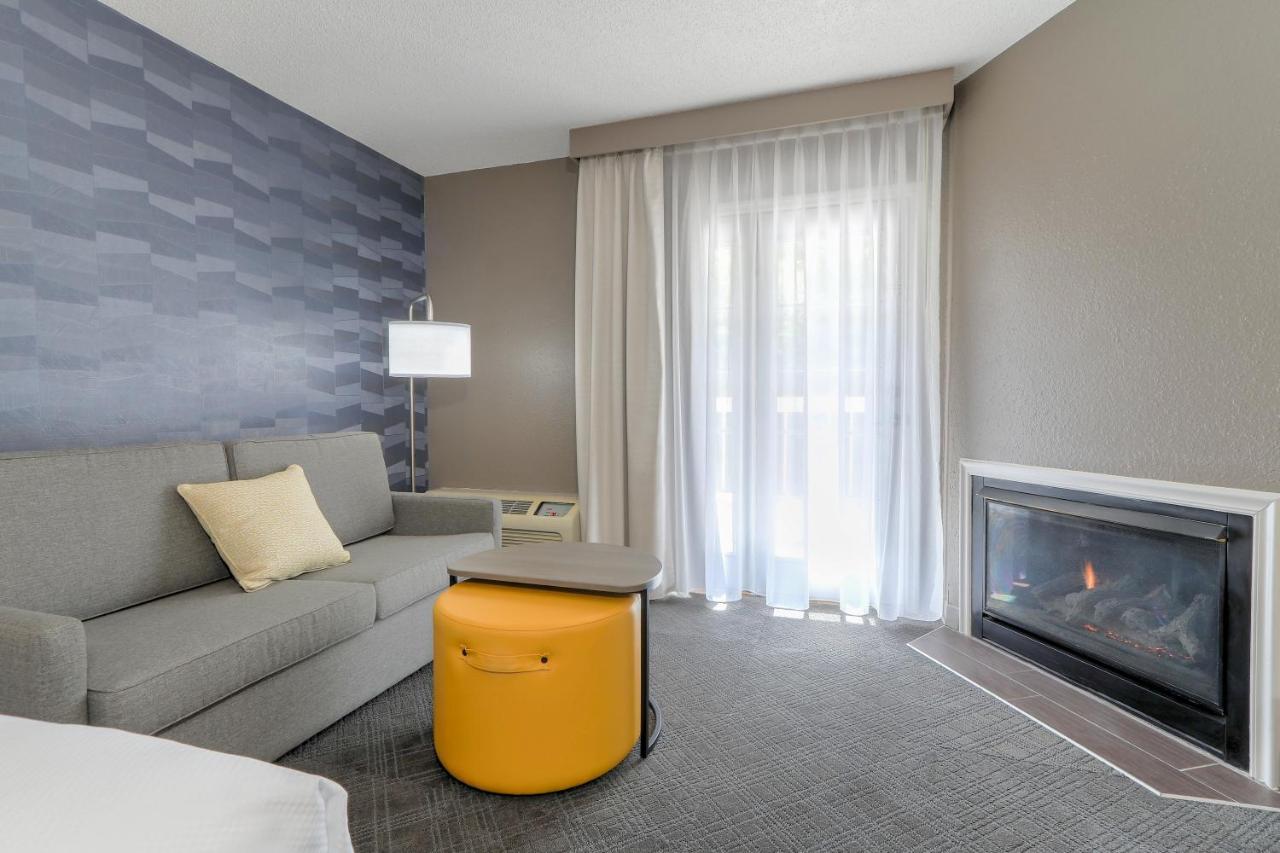 Queen Suite with Two Queen Beds - Non-Smoking at Comfort Inn & Suites At Dollywood Lane