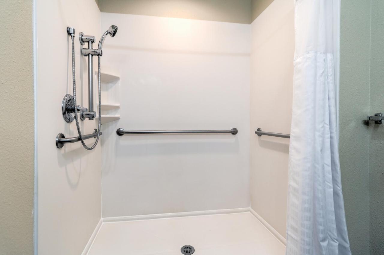 King Room - Accessible/Non-Smoking at Comfort Inn & Suites At Dollywood Lane
