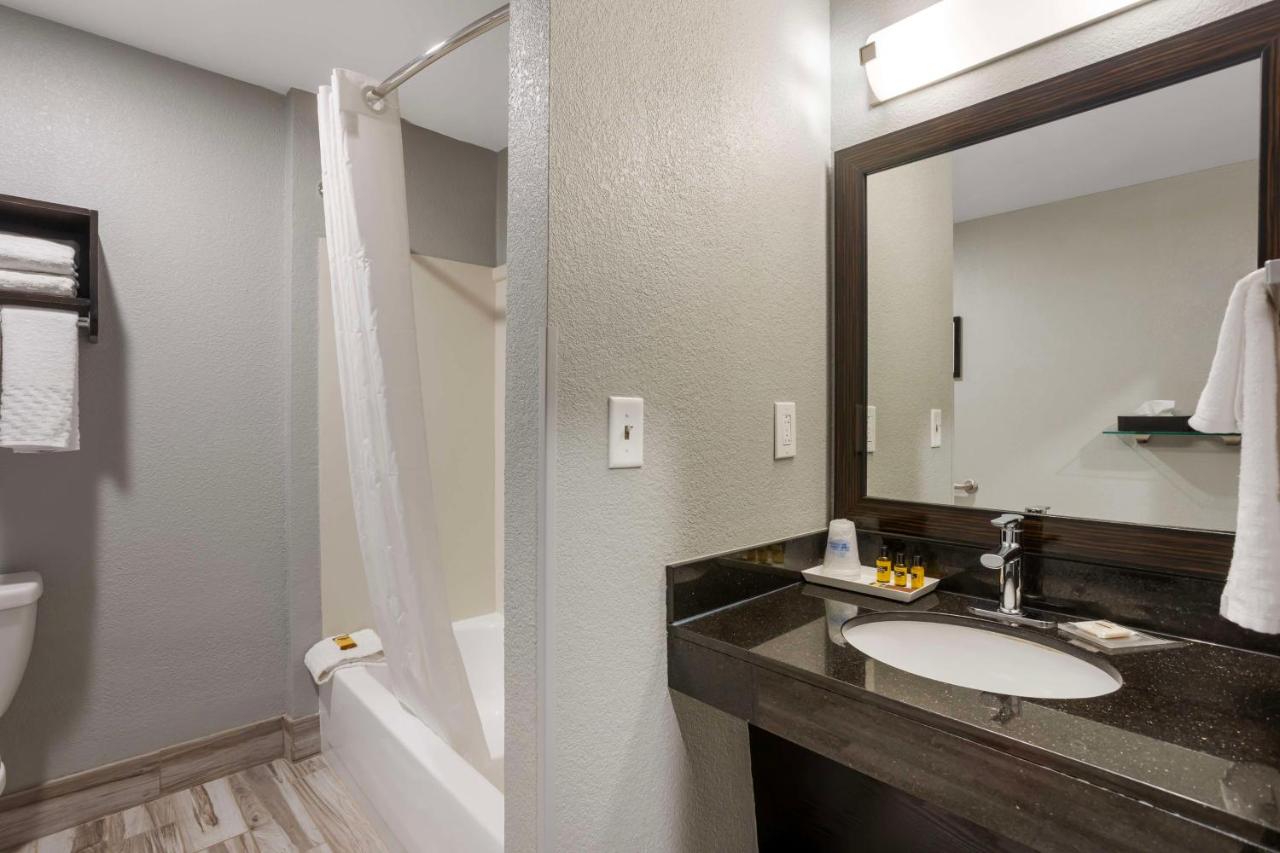 Queen Room with Two Queen Beds - Non-Smoking at Best Western Plus Columbia Inn