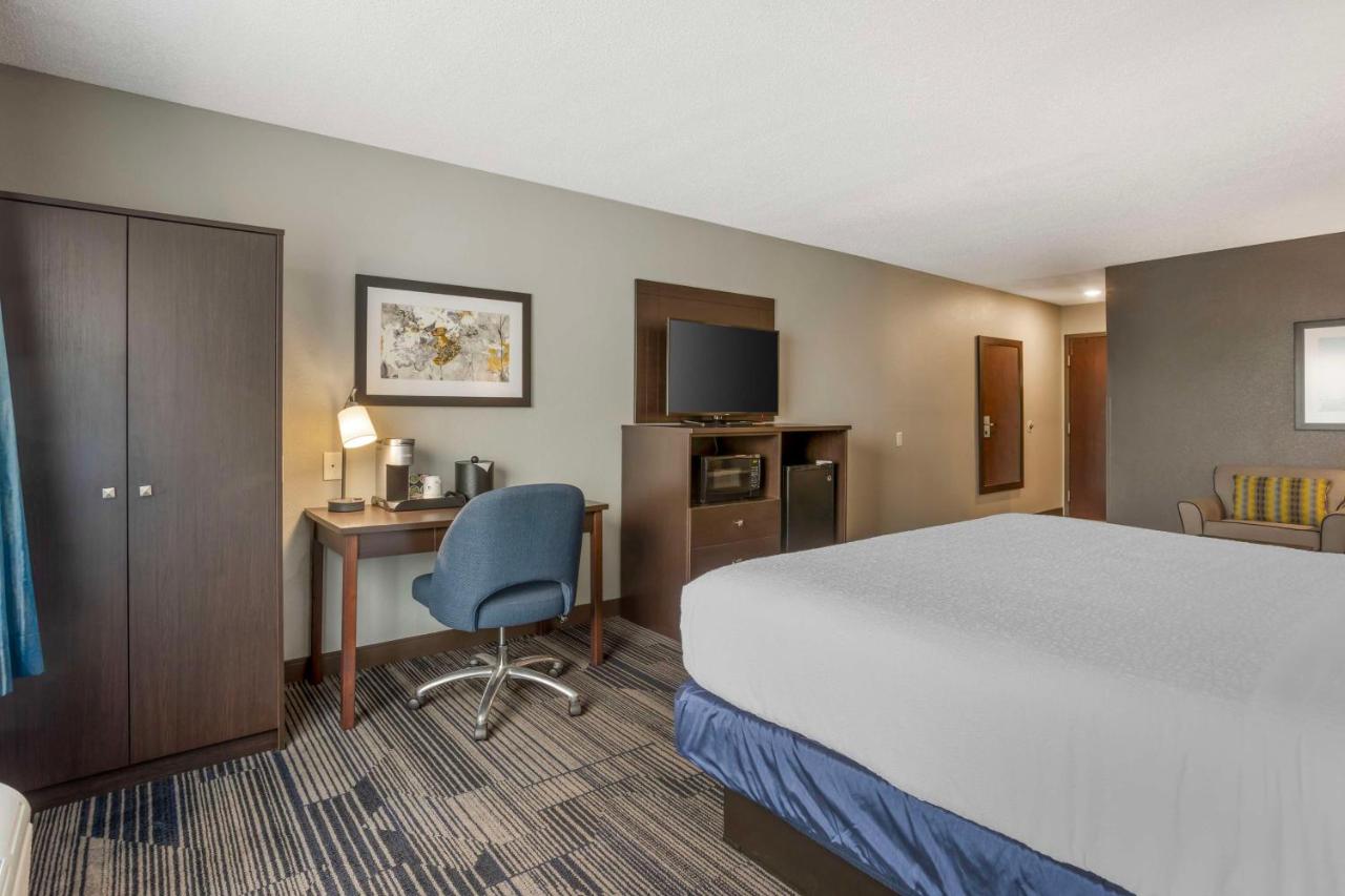 Executive King Room - Non-Smoking at Best Western Plus Columbia Inn
