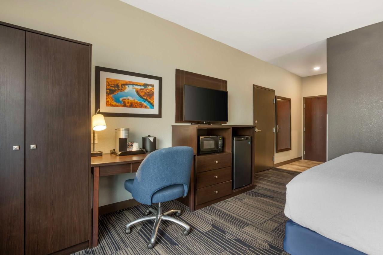 King Room - Non-Smoking at Best Western Plus Columbia Inn
