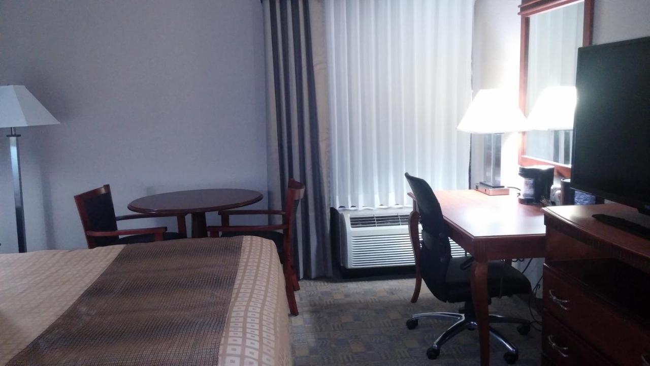 Single Room - Disability Access at Days Inn by Wyndham Englewood Dayton Airport