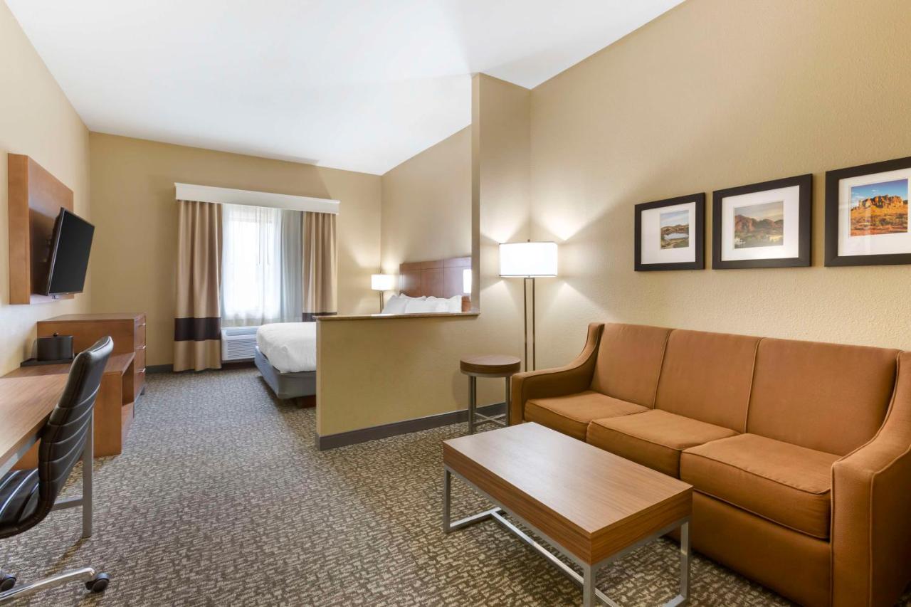 King Room with Sofa Bed at Best Western Plus Surprise-Phoenix NW