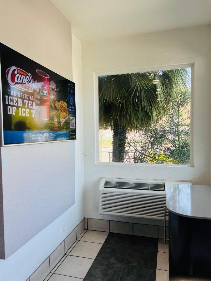 | Motel 6-La Mesa, CA - San Diego