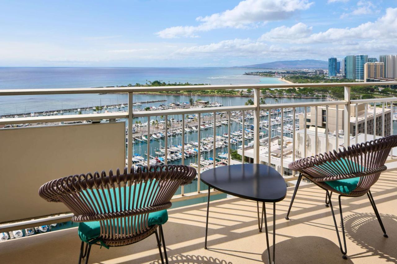 Luxury Two-Bedroom with Ocean View and Kitchen at Ilikai Hotel & Luxury Suites