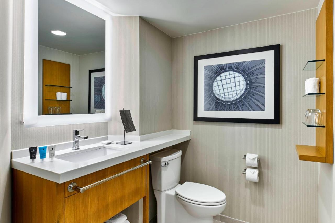 | Delta Hotels by Marriott Richmond Downtown