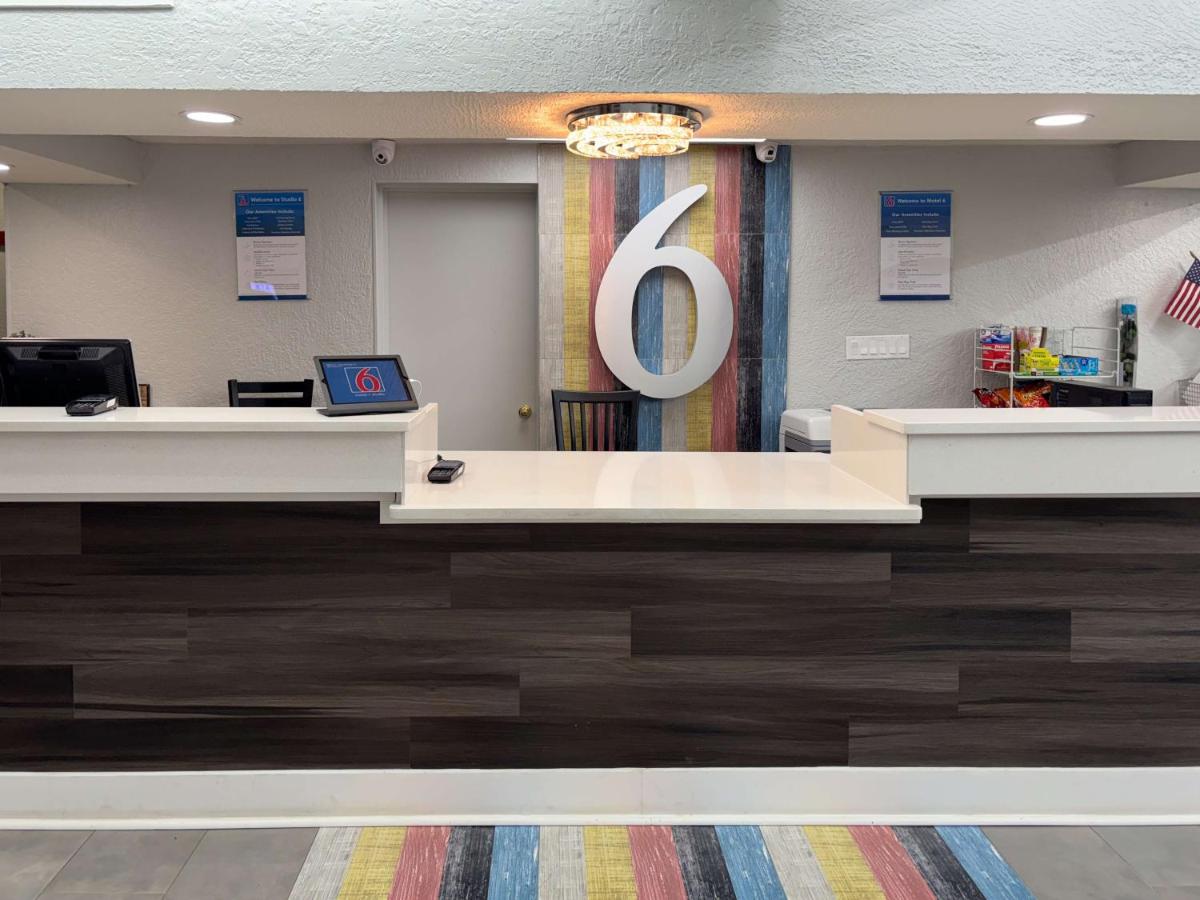  | La Casa Inn and Suites