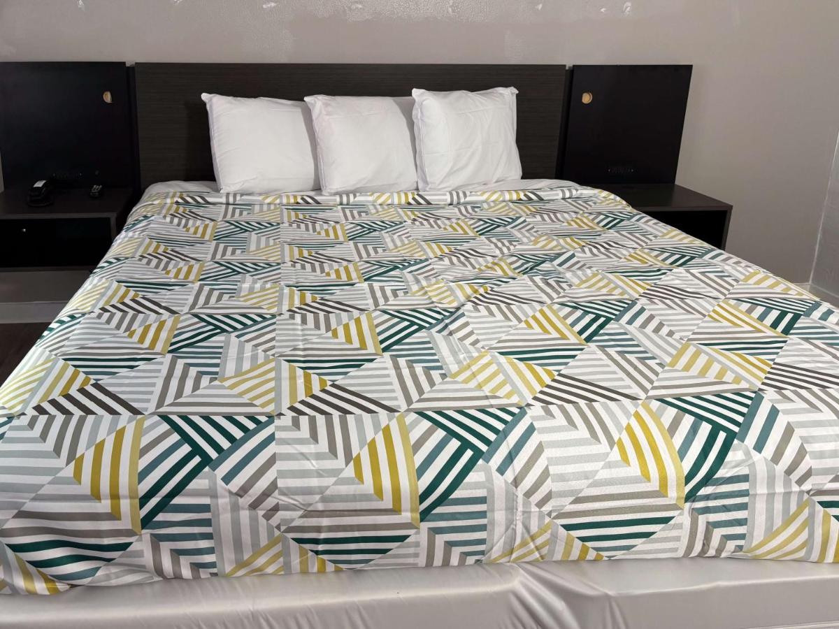  | La Casa Inn and Suites