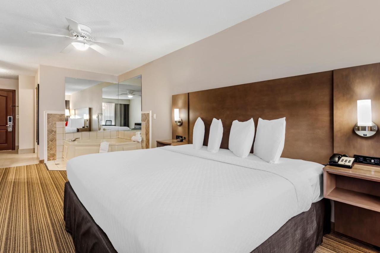 Whirlpool King Suite - Non-Smoking at Country Inn & Suites by Radisson, Annapolis, MD