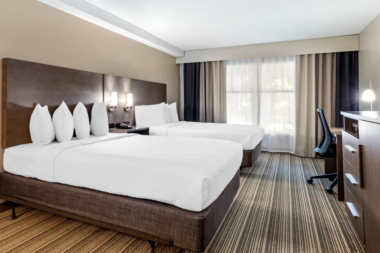 Queen Room with Two Queen Beds at Country Inn & Suites by Radisson, Annapolis, MD