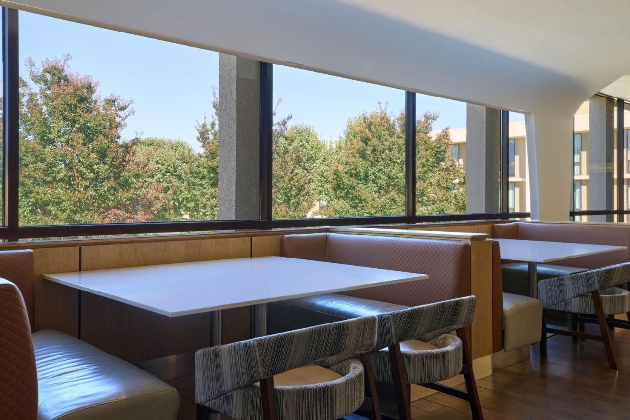 | Washington Dulles Airport Marriott