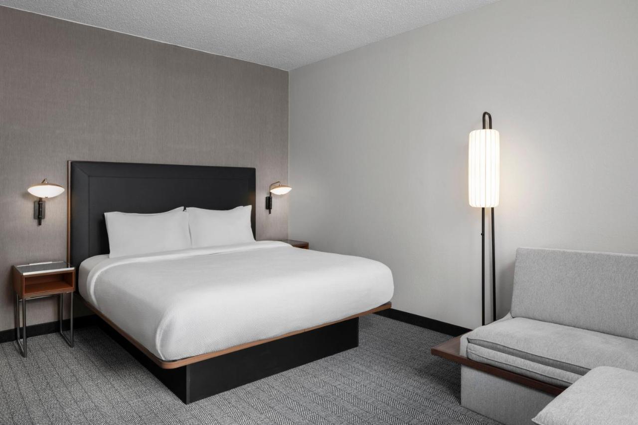 King Room with Sofa Bed - Non-Smoking at Courtyard by Marriott Little Rock West