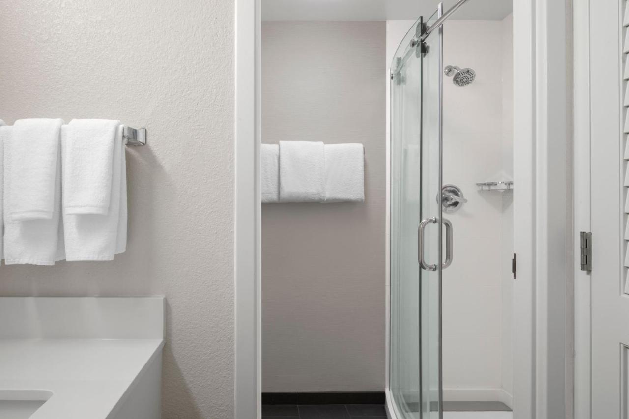 | Courtyard by Marriott Little Rock West