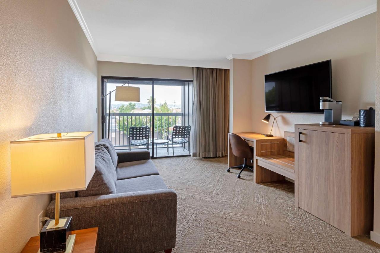 | Best Western Plus Inn At The Vines