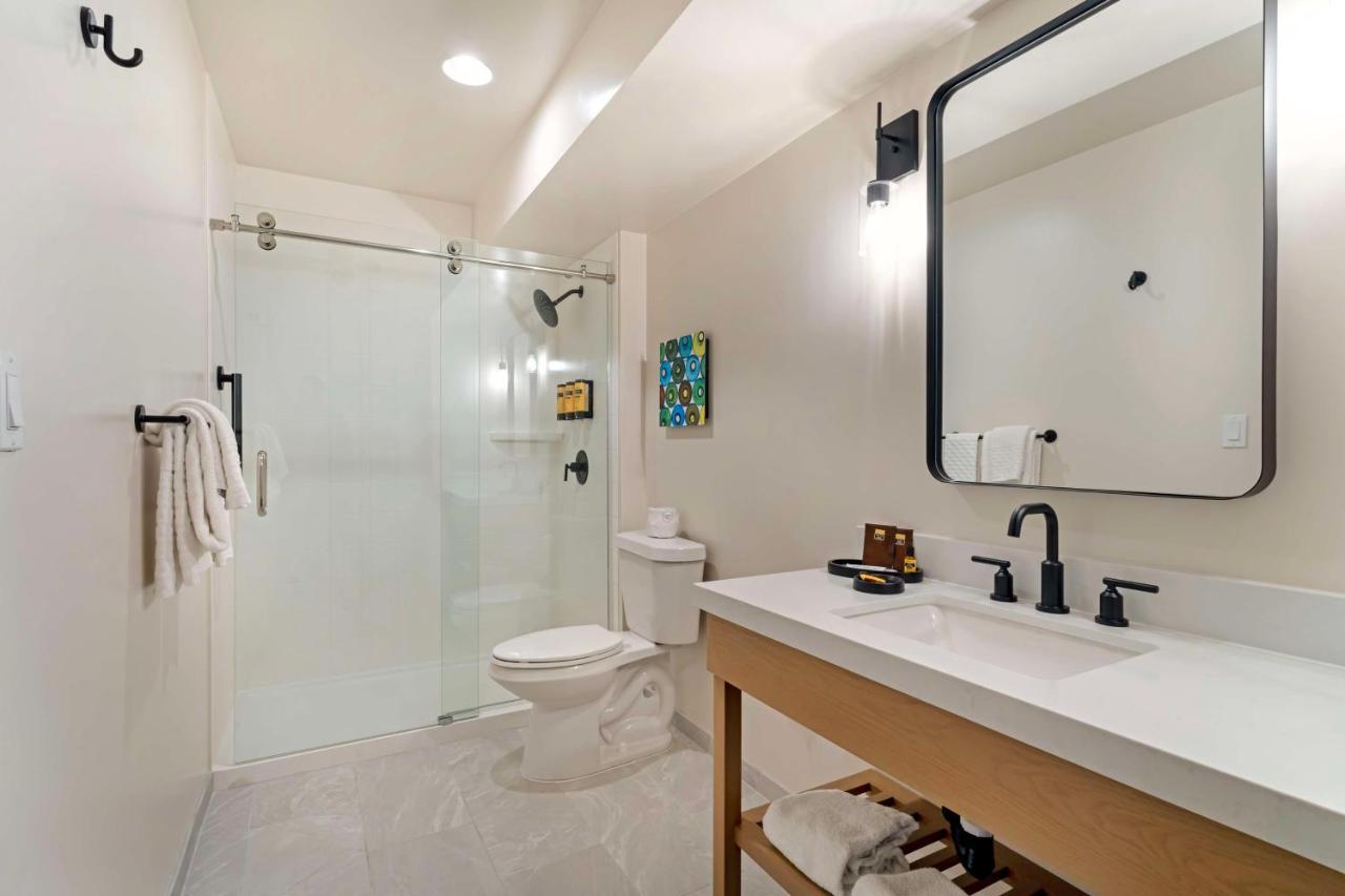 | Best Western Plus Inn At The Vines