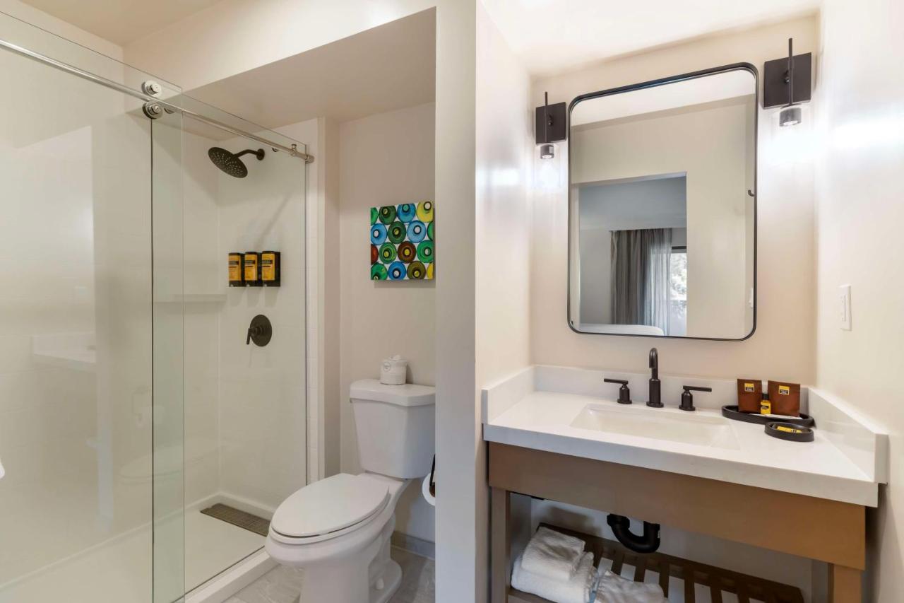 | Best Western Plus Inn At The Vines