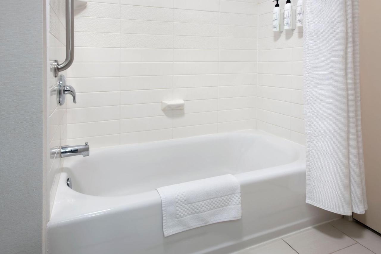 | Fairfield Inn & Suites Watertown Thousand Islands