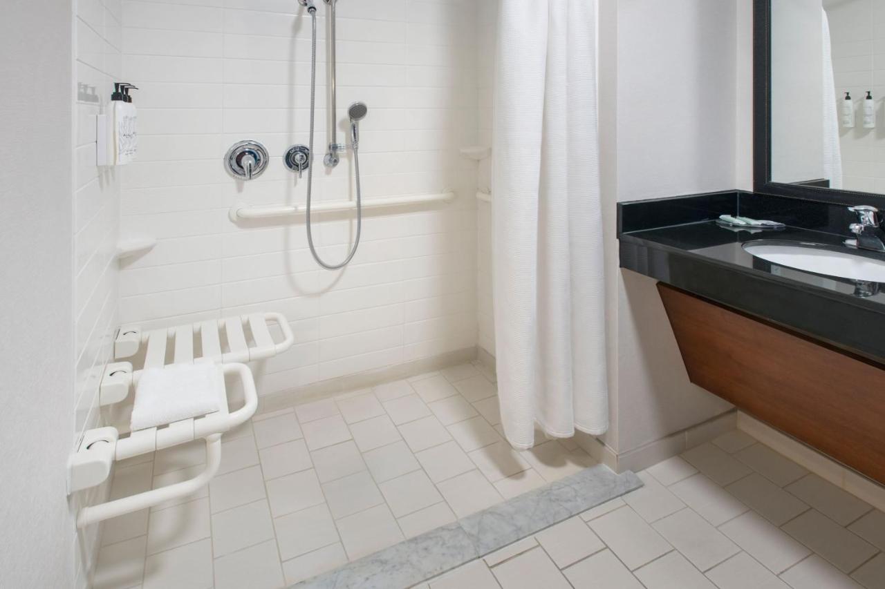 | Fairfield Inn & Suites Watertown Thousand Islands