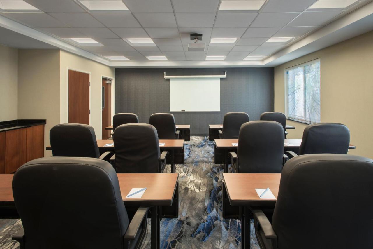 | Fairfield Inn & Suites Watertown Thousand Islands