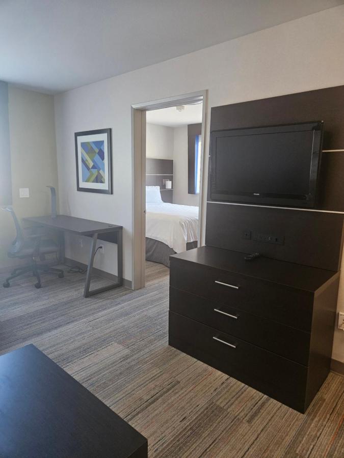  | Holiday Inn Express & Suites Burlington, an IHG Hotel