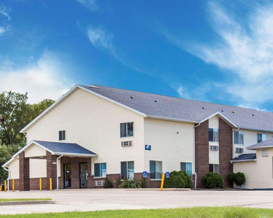 | Rodeway Inn Cedar Rapids