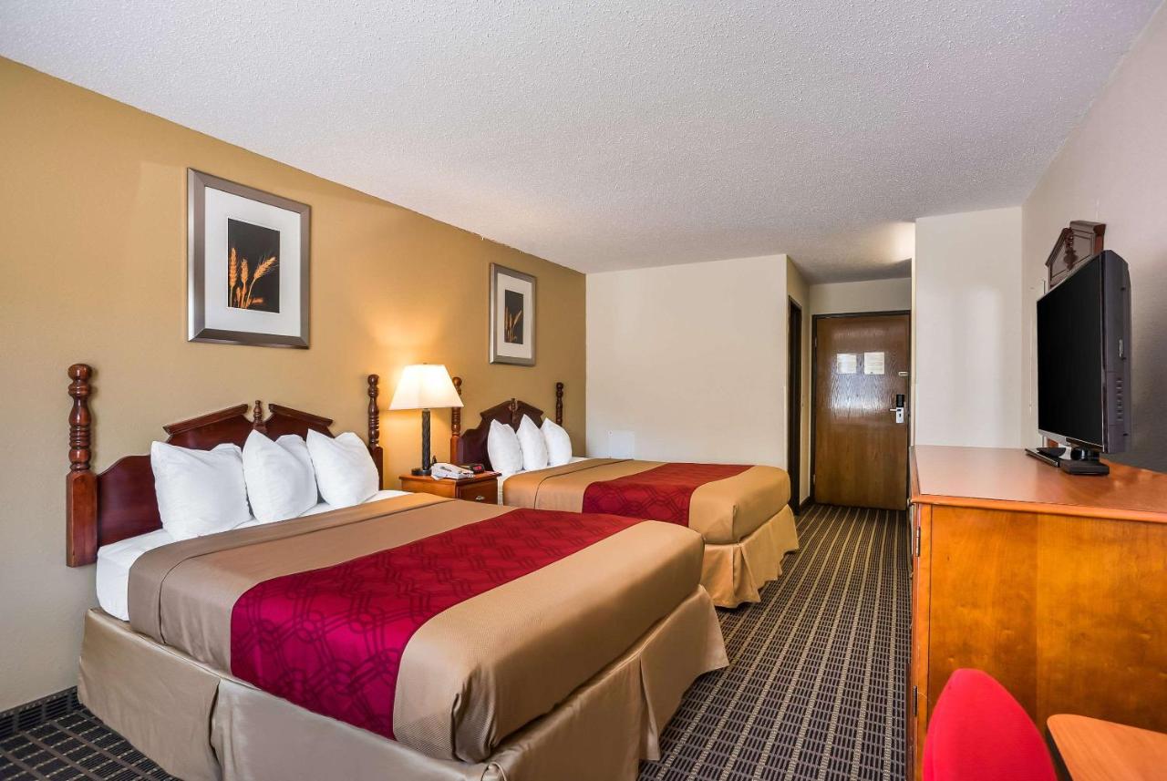 | Rodeway Inn Cedar Rapids