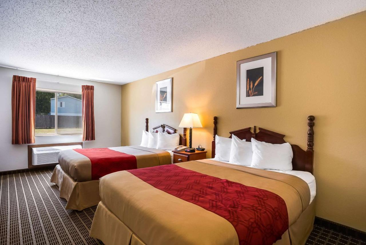 | Rodeway Inn Cedar Rapids