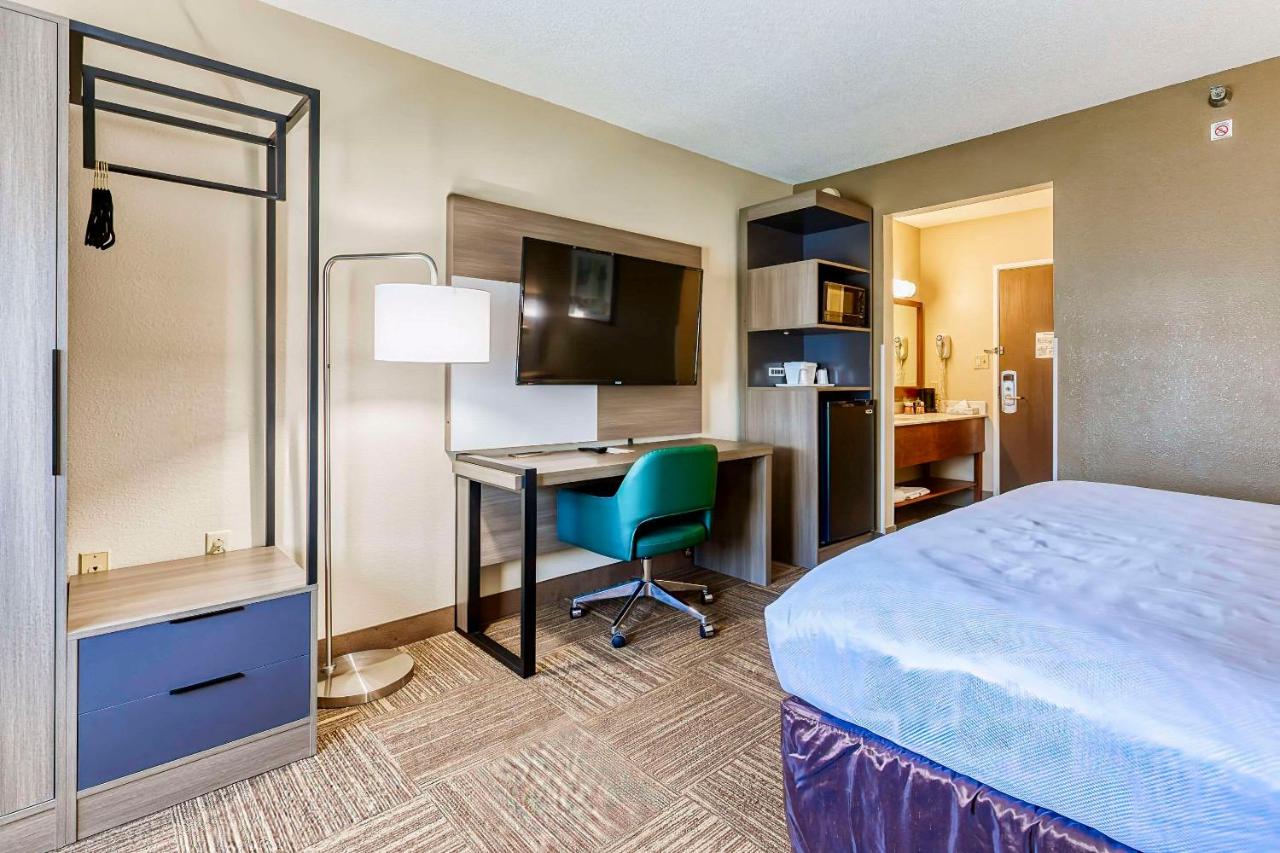 King Room at Comfort Inn Shepherdsville - Louisville South