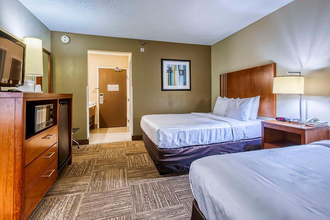 Queen Room with Two Queen Beds at Comfort Inn Shepherdsville - Louisville South