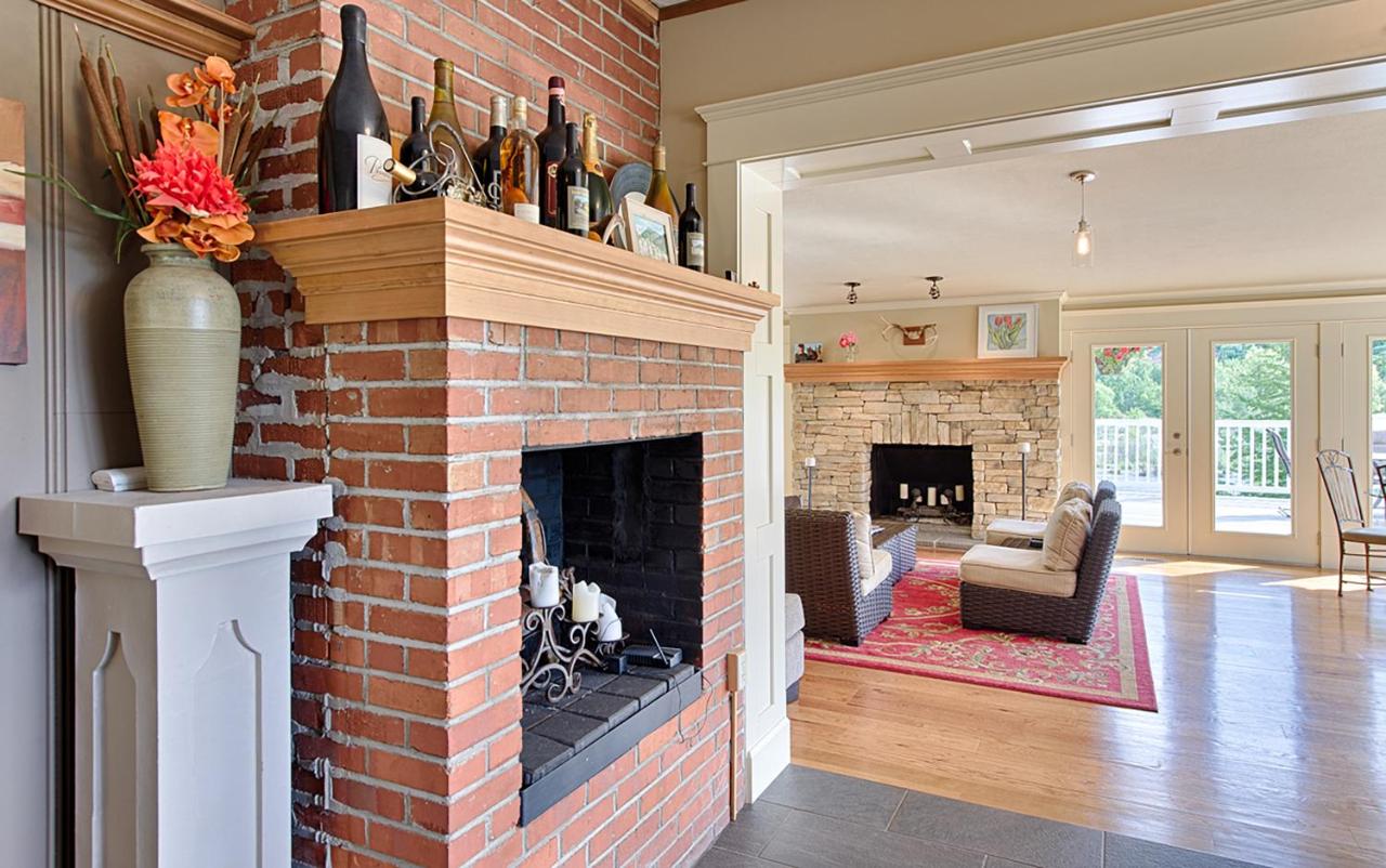 | Warm Springs Inn & Winery