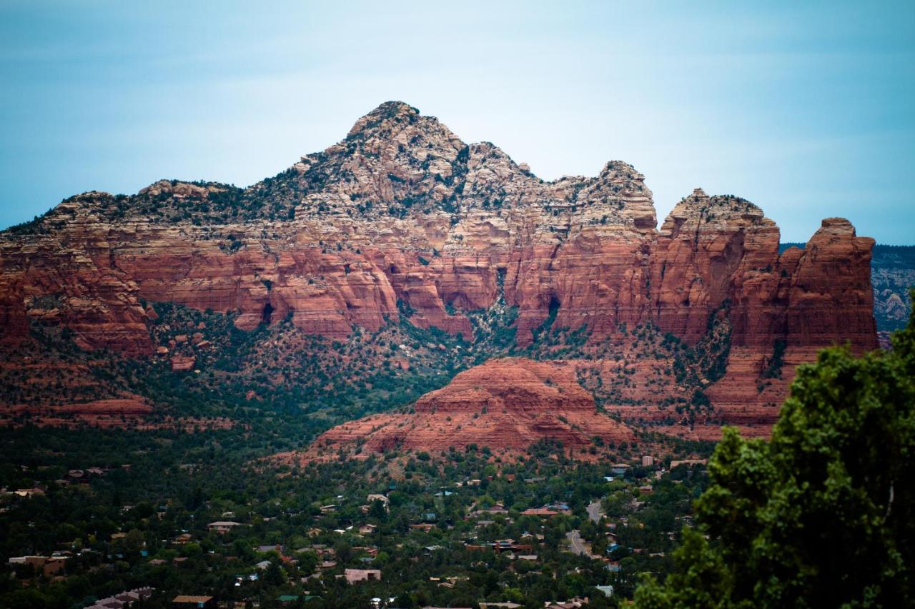 | Sky Ranch Lodge