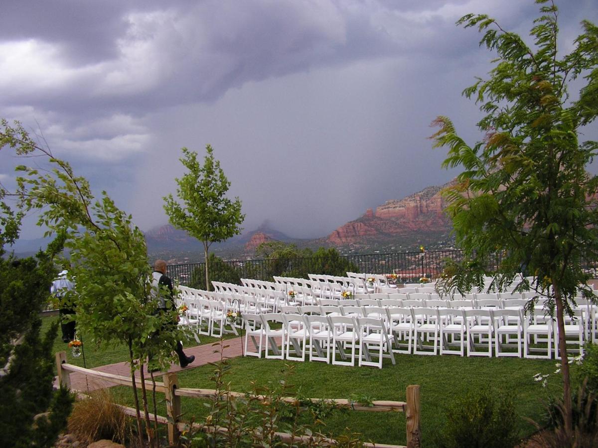 | Sky Ranch Lodge