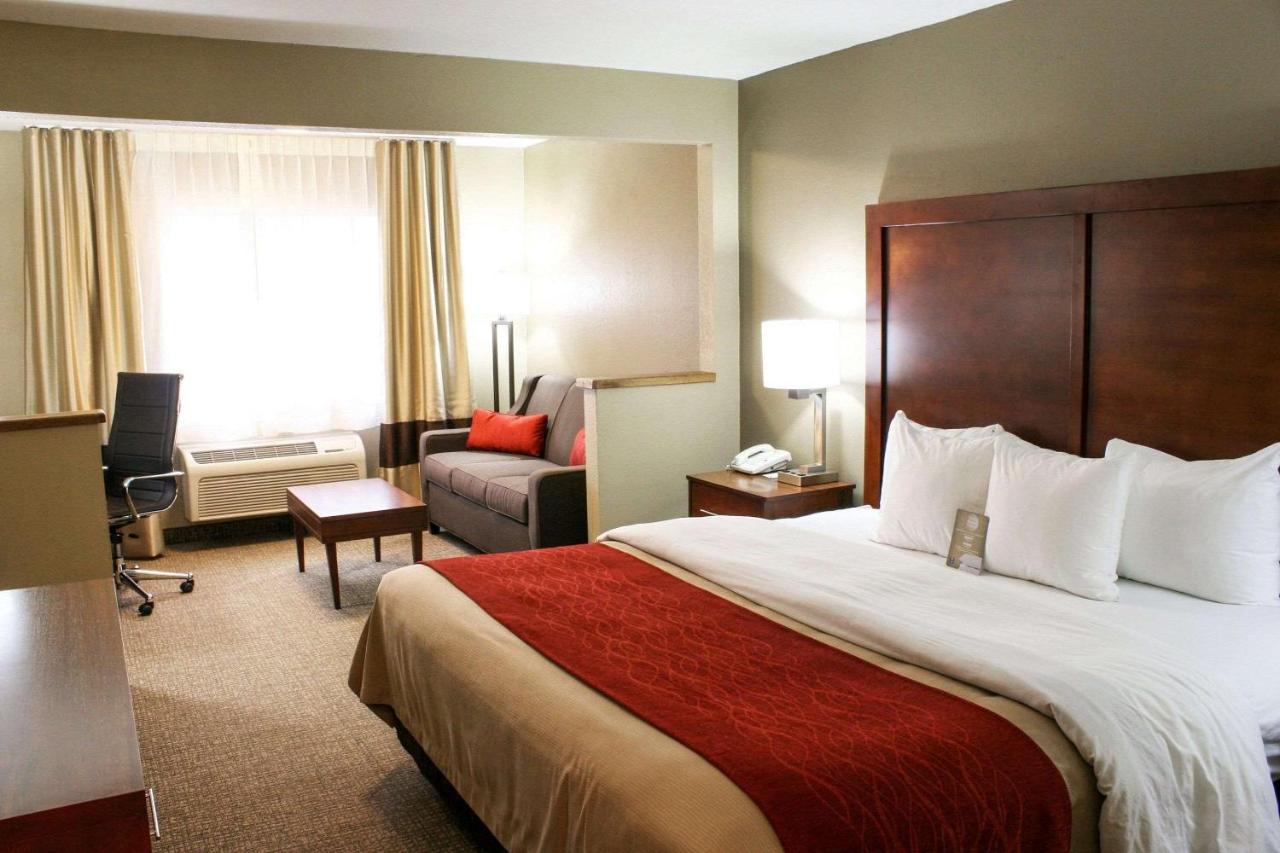 King Suite with Sofa Bed - Non-Smoking at Comfort Inn Ellensburg