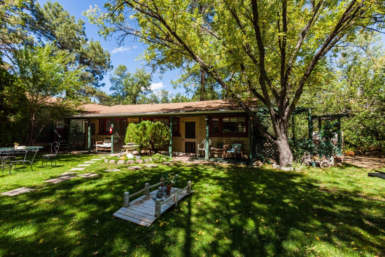 | Apple Creek Cottages