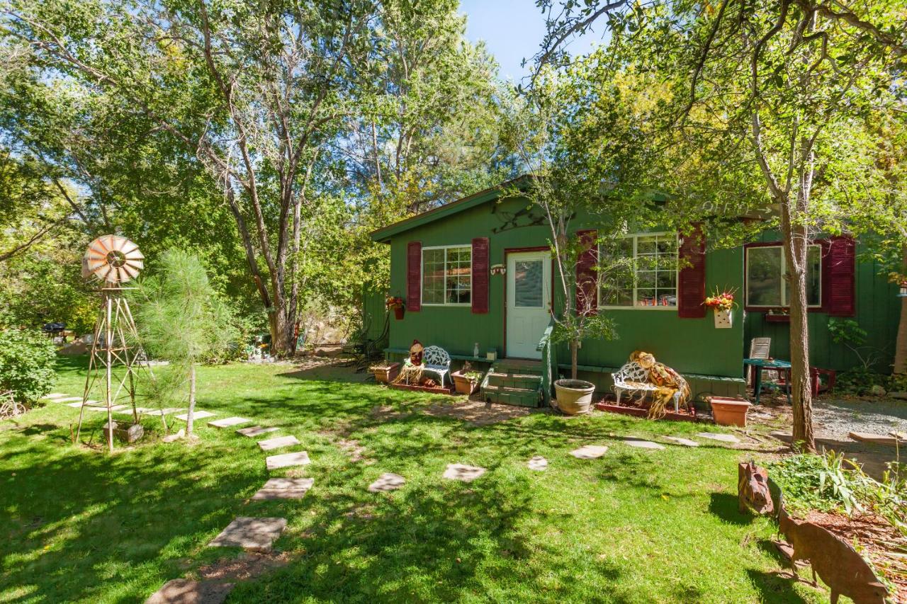 | Apple Creek Cottages