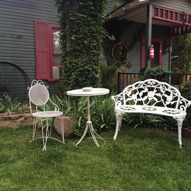 | Apple Creek Cottages