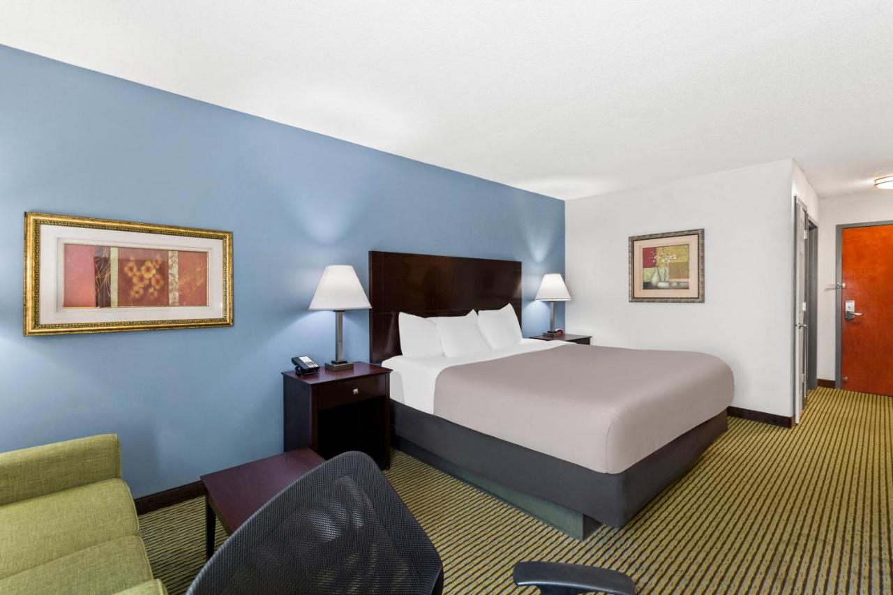 King Room - Non-Smoking at Quality Inn Dry Ridge