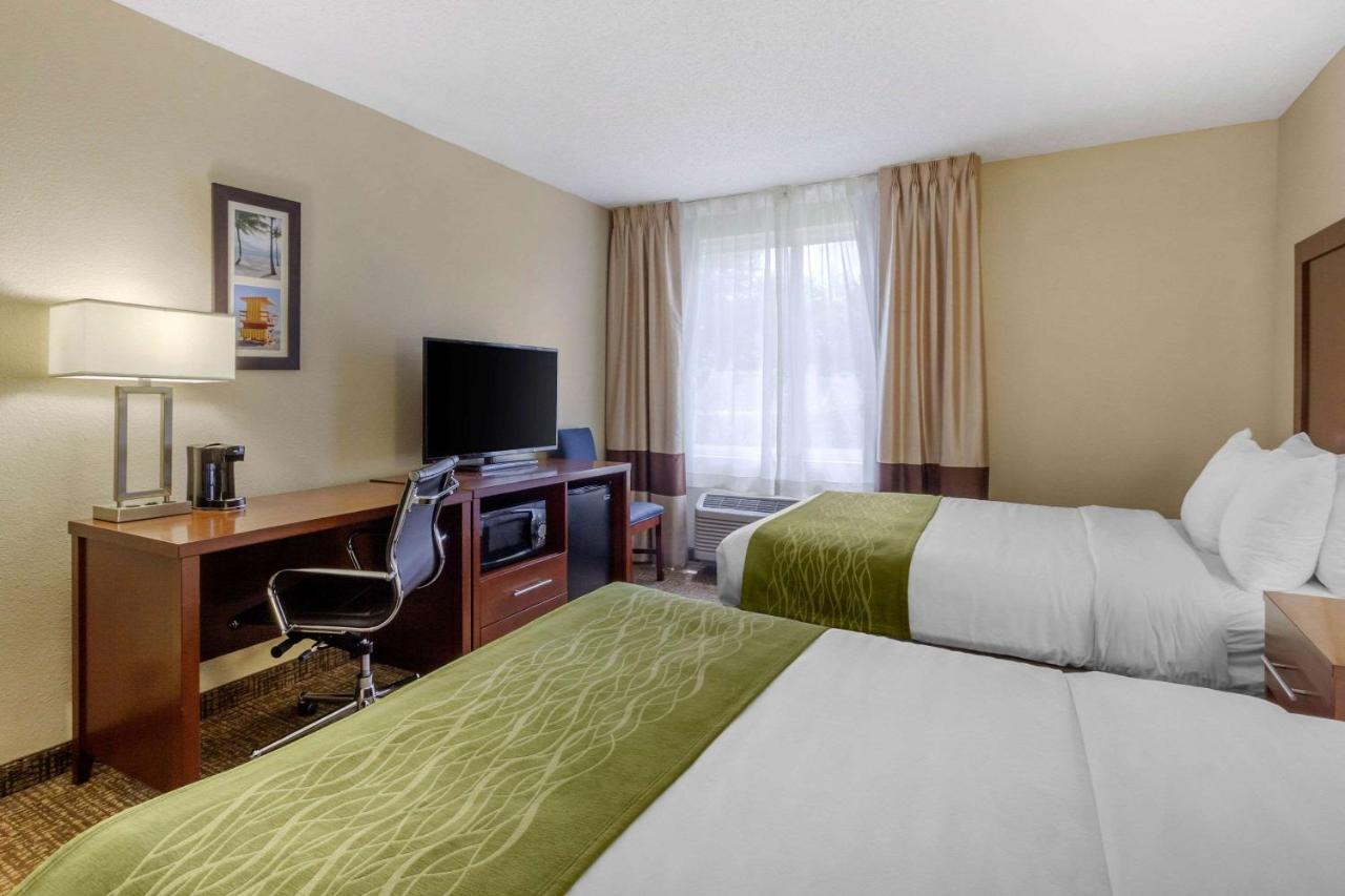 Double Room with Two Double Beds - Disability Access/Non-Smoking at Comfort Inn St Petersburg North