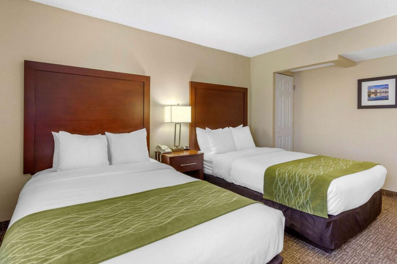 Double Room with Two Double Beds - Disability Access/Non-Smoking at Comfort Inn St Petersburg North