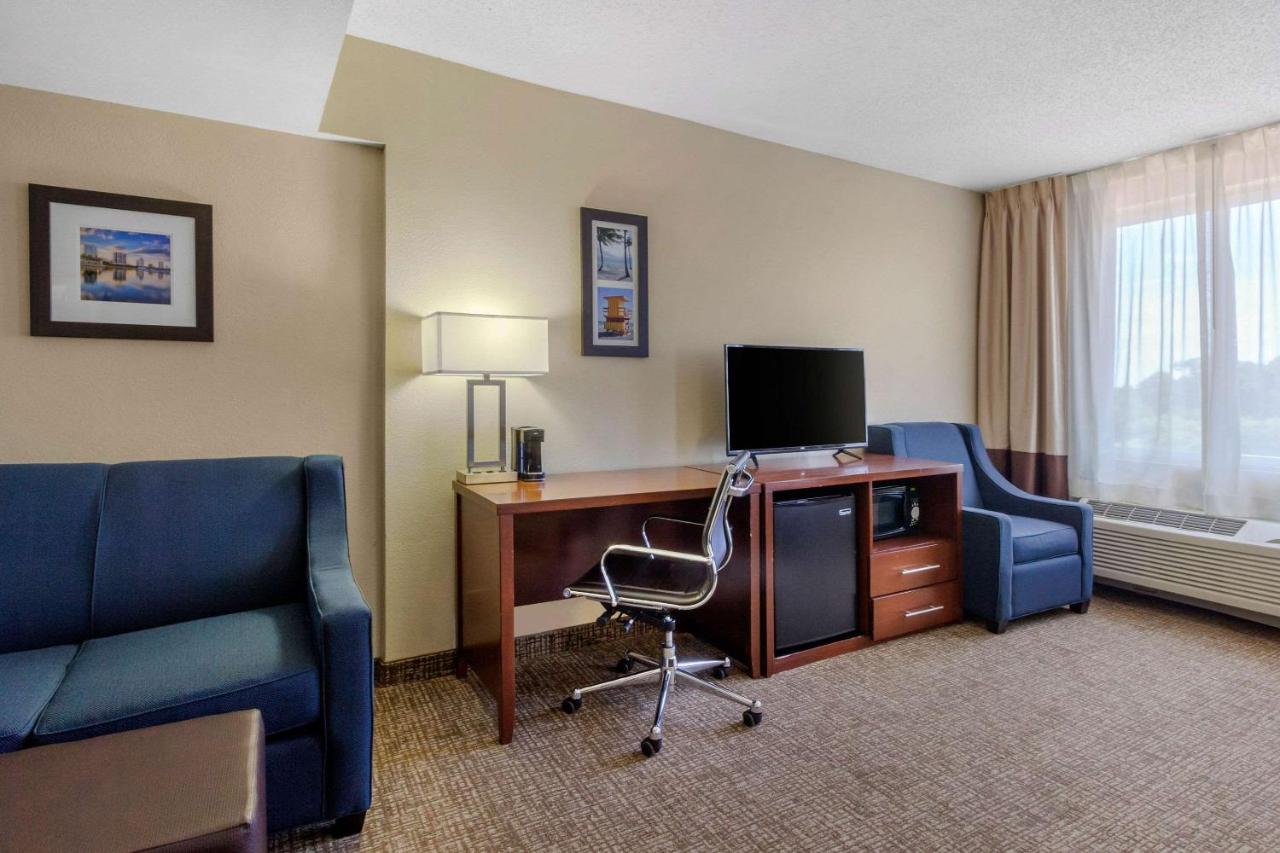 Junior Suite with Two Double Beds and Sofa Bed - Non-Smoking at Comfort Inn St Petersburg North