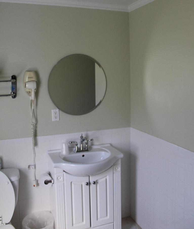 | Catskill Seasons Inn