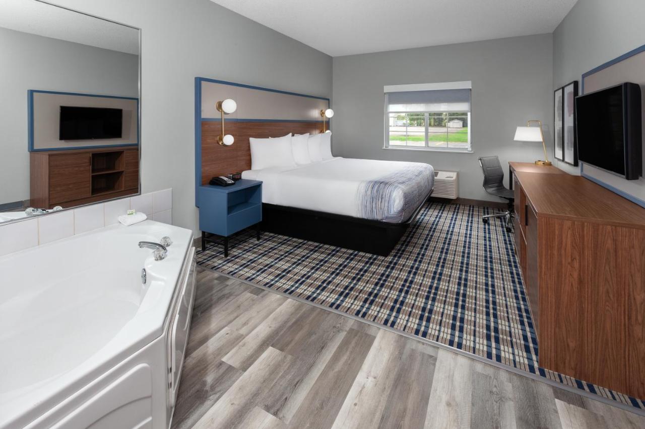 Deluxe King Suite - Non-Smoking at Super 8 by Wyndham Eagle River