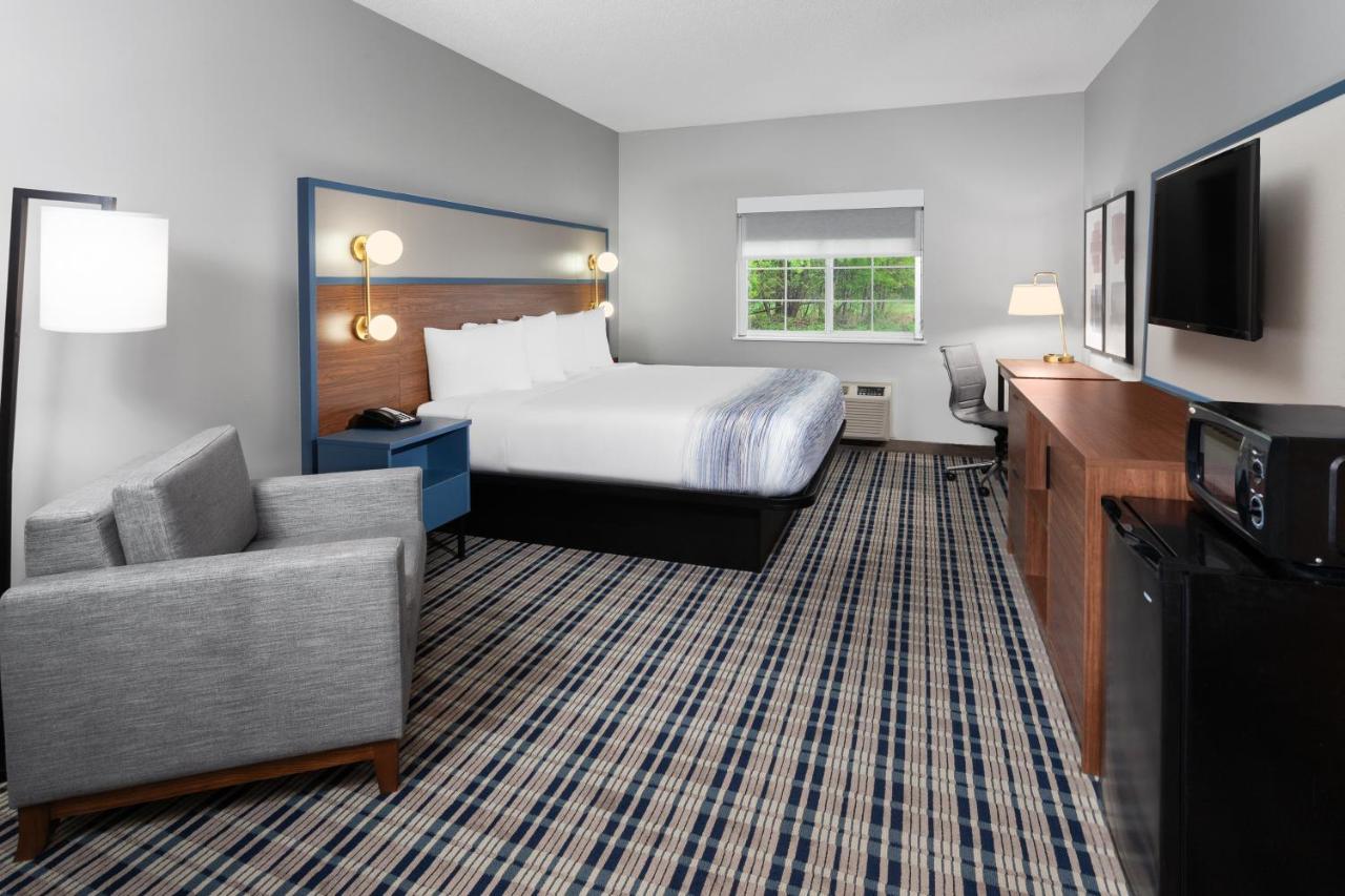 King Room - Non-Smoking at Super 8 by Wyndham Eagle River