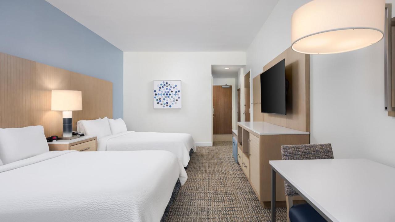 Deluxe Queen Room with Two Queen Beds - Disability Access Hearing Impaired-Accessible at Holiday Inn Resort Fort Walton Beach by IHG