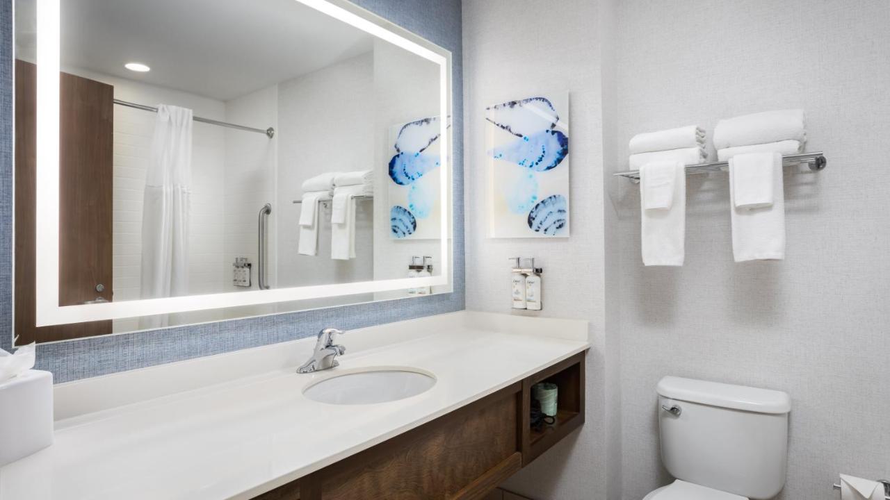 Deluxe Queen Room with Two Queen Beds - Disability Access Hearing Impaired-Accessible at Holiday Inn Resort Fort Walton Beach by IHG