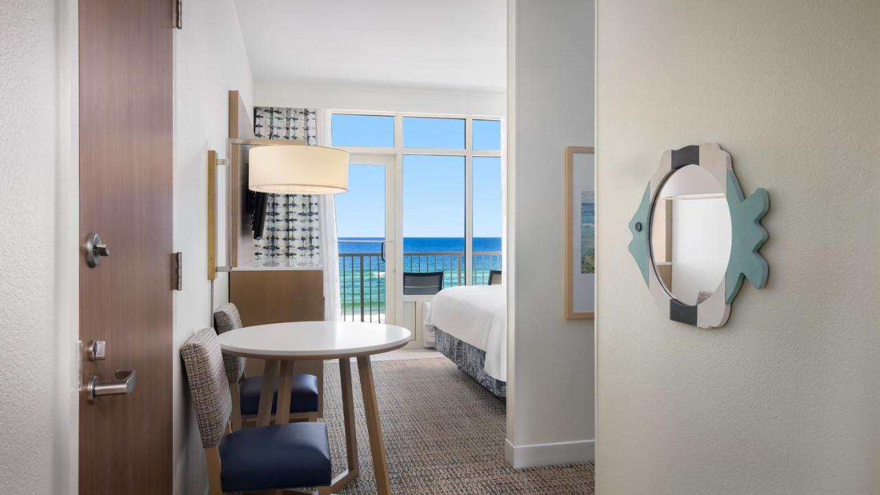 King Suite with Bunk Bed at Holiday Inn Resort Fort Walton Beach by IHG