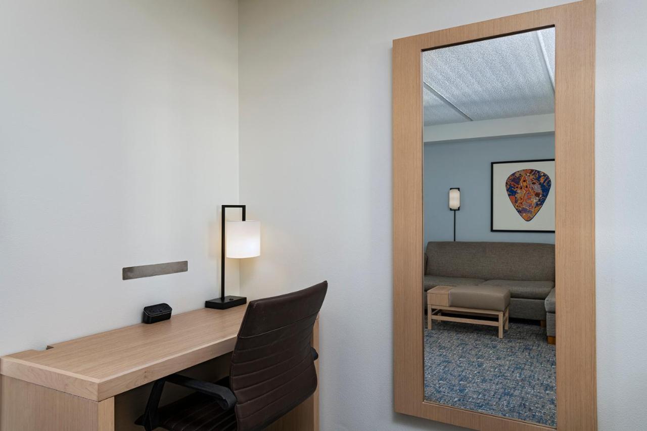 Guestroom 2 Doubles at Hyatt Place Austin The Domain Area
